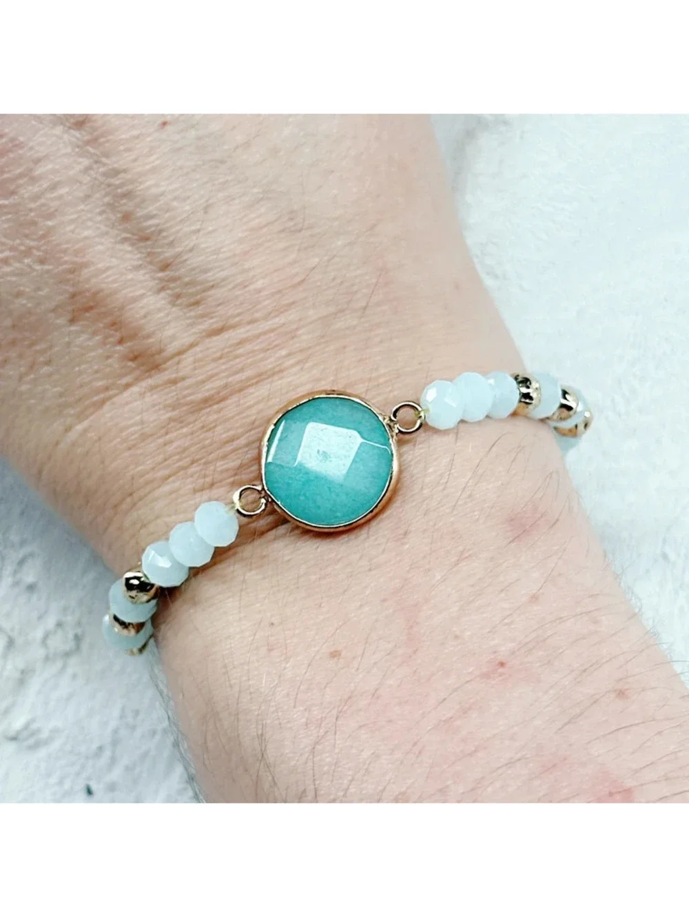 827mc. Mint Glass Stretch Bracelet